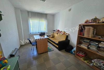 Casă cu 6 camere cu Teren 1340 Mp în Central - 1