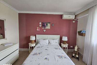Apartament cu 3 camere, mobilat în Central