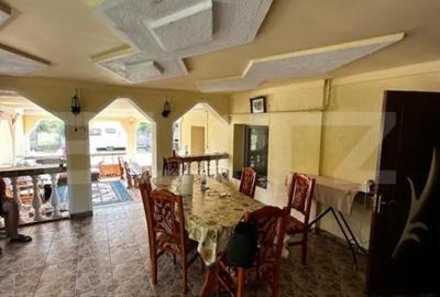 Casă cu 4 camere cu Teren 2400 Mp în Central - 14