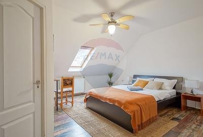 Casă cu 10 camere cu Teren 411 Mp în Schei - 29