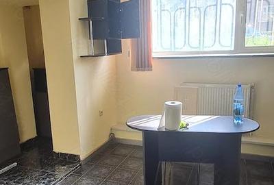 Spațiu comercial, de 50 mp, în Central - 1