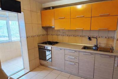 Apartament cu 2 camere decomandat în Km 5 - 5
