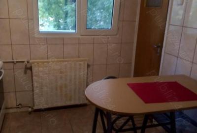 Apartament cu 2 camere decomandat în Apărătorii Patriei