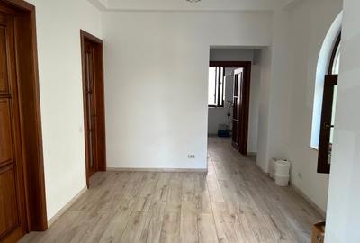 Închiriere vilă 6 camere zona Mitropoliei (parte și demisol) - 4
