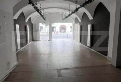 Spațiu comercial, de 120 mp, în Central - 3