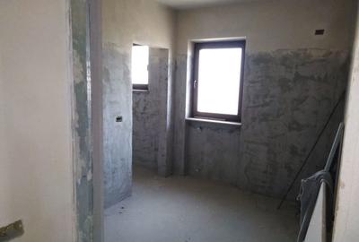 Casă cu 4 camere în Central - 3