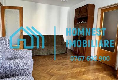 Apartament cu 4 camere semidecomandat în Banu Manta