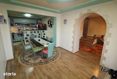 Casă cu 4 camere cu Teren 350 Mp în Central - 2