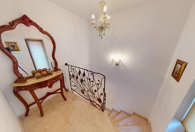 Vila renovată complet cu curte proprie- ultracentral- Patriarhie - 8