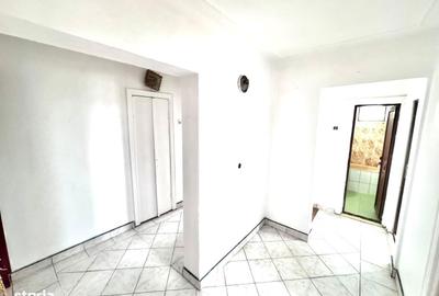 Apartament cu 3 camere decomandat în Faleză - 11