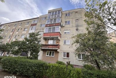 Apartament cu 4 camere în Nufărul - 14