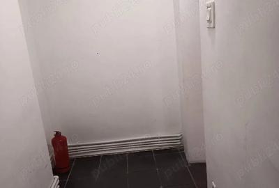Spațiu comercial, de 40 mp, în Central - 3