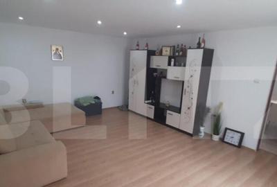 Apartament de vanzare, la casa, cu 2 camere, 66 mp, zona Laz - 6