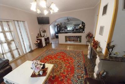Casă cu Teren 4200 Mp în Livezi - 5