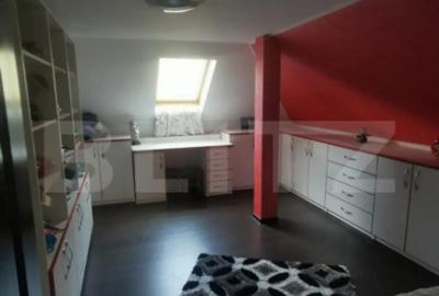 Casă cu 5 camere cu Teren 300 Mp în Central