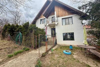 Casă cu 4 camere cu Teren 1481 Mp în Galata - 1