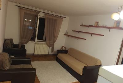 Apartament cu 3 camere decomandat, mobilat în Alexandru cel Bun - 2