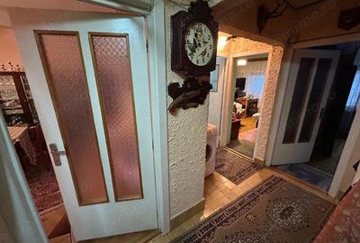 Apartament 3 camere, decomandat - Cugir - 2