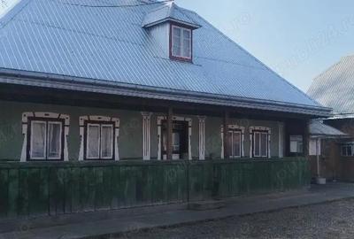 Casă cu Teren 5400 Mp în Central - 2