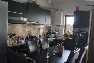 Apartament cu 3 camere semidecomandat, mobilat în Braytim