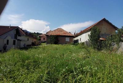Casă cu 3 camere cu Teren 780 Mp în Runcu - 1