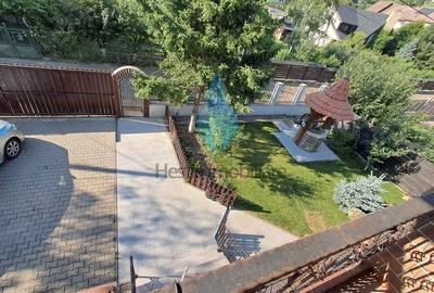 Casă cu 8 camere cu Canalizare în Bucium - 2