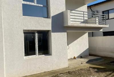 Casă cu 4 camere cu Teren 245 Mp în Central