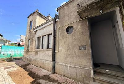 Casă cu 6 camere cu Teren 330 Mp în Vatra Luminoasă