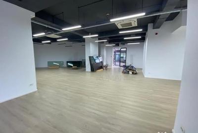 Spațiu comercial, de 273 mp, în Central - 3