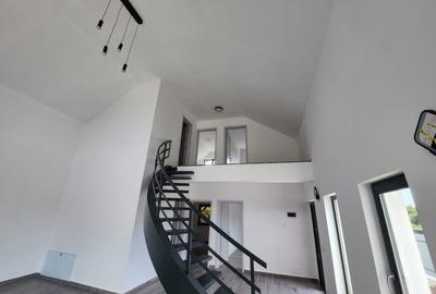 Casă cu 4 camere cu Canalizare în Traian - 4