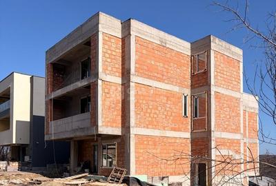Duplex cu 5 camere cu Canalizare în Copou - 3