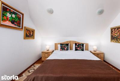 Casă cu 5 camere cu Teren 1300 Mp în Central