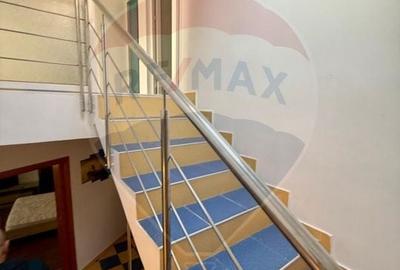 Casă cu 12 camere cu Teren 300 Mp în Central - 5