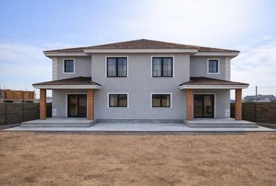 Duplex cu 5 camere cu Canalizare în Moșnița Nouă