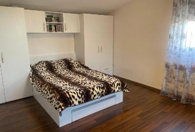 Casă individuală cu 4 camere cu Canalizare în Central - 3