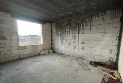 Casă cu 4 camere cu Teren 423 Mp în Central