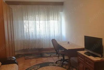 Garsonieră decomandată în Central - 7