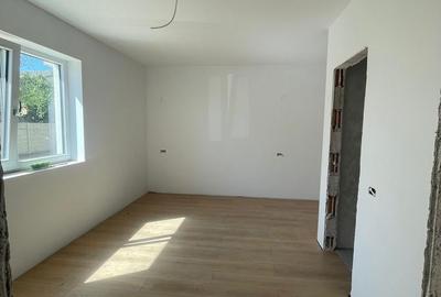 Apartament cu 3 camere în Central - 1