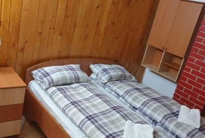 Casă cu 4 camere în Lupeni - 1