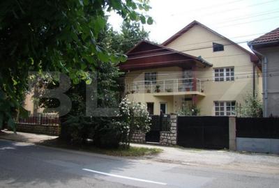 Casă cu 5 camere cu Teren 250 Mp în Central - 3