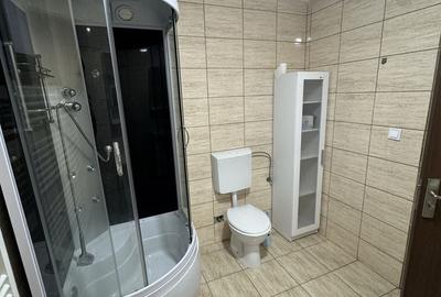 Casă cu 4 camere în Central - 2