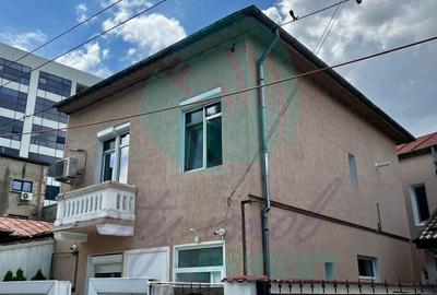 Casă individuală cu 5 camere cu Canalizare în Parcul Carol - 1