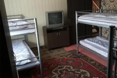 Casă cu 10 camere cu Teren 50 Mp în Dârste - 2