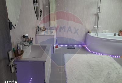 Casă cu 4 camere cu Teren 2500 Mp în Corbeni