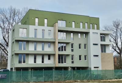 Apartament cu 3 camere decomandat în Tractorul - 2