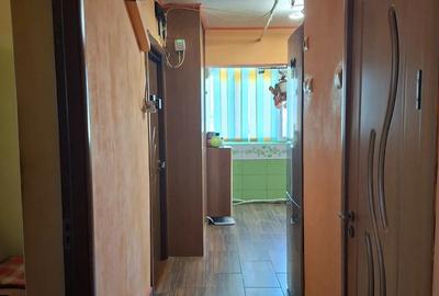 Apartament 2 camere, decomandat, 44 mp, Aleea Plopilor - zona 9 Mai - 4