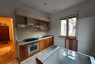 Apartament cu 2 camere decomandat în P-ța Universității - 1