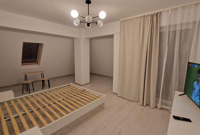 Garsonieră decomandată, mobilată în Central