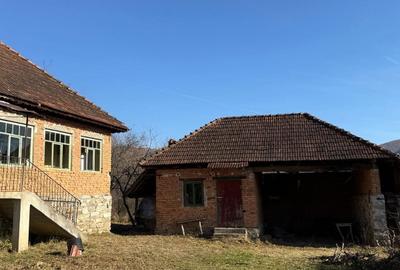 Casă cu 3 camere în Laz - 6