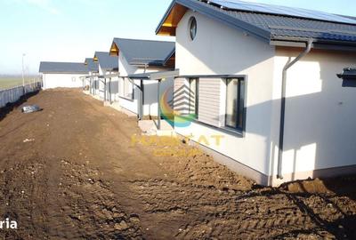Casă cu 4 camere cu Canalizare în Frumușani - 5
